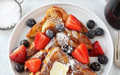 French Toast with Berries and Vegan Cream