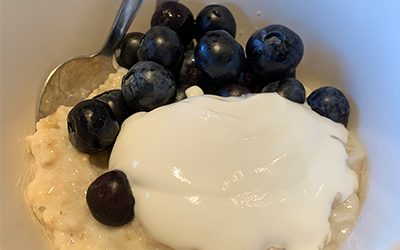Porridge with Blueberries and Soya Yoghurt